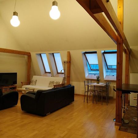 Sunlit Loft Apartment Рига Екстер'єр фото